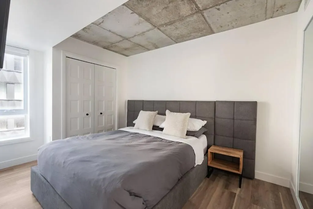 Initial / Reflexion / Centre-Ville De Quebec Apartment